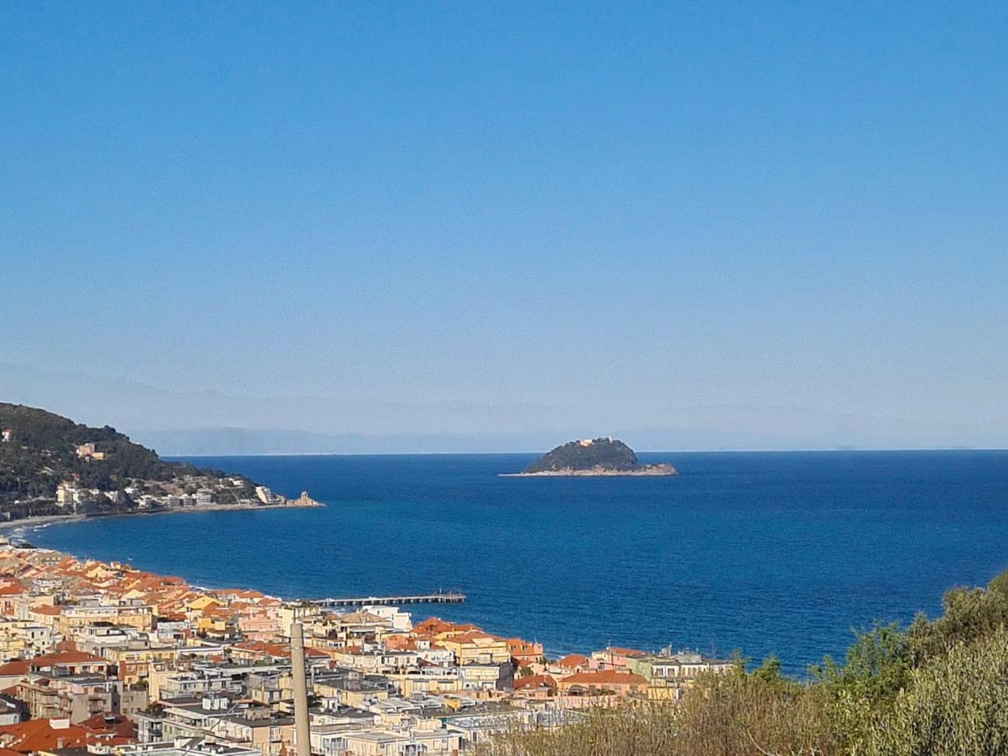 Apartment Luce Di Mare - Design With Sea View In *